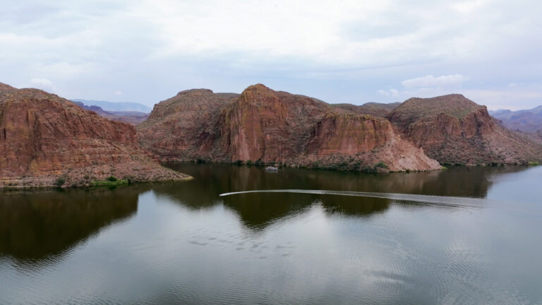 A Canyon Lake flyover shot by Reconn Services.