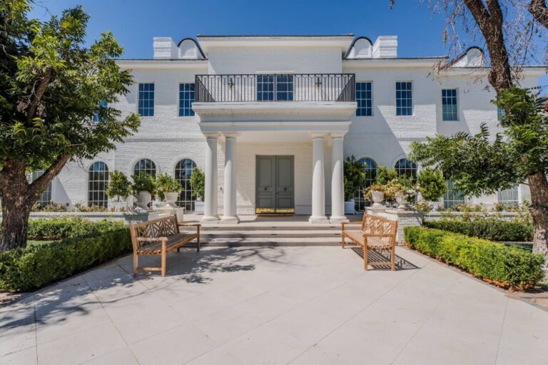 Exterior drone real estate photography for a property on Ivy Lane in the Phoenix area.